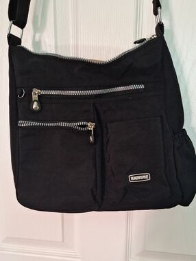 Huaeryouyue Black Nylon Messenger Bag With  Zip Pockets